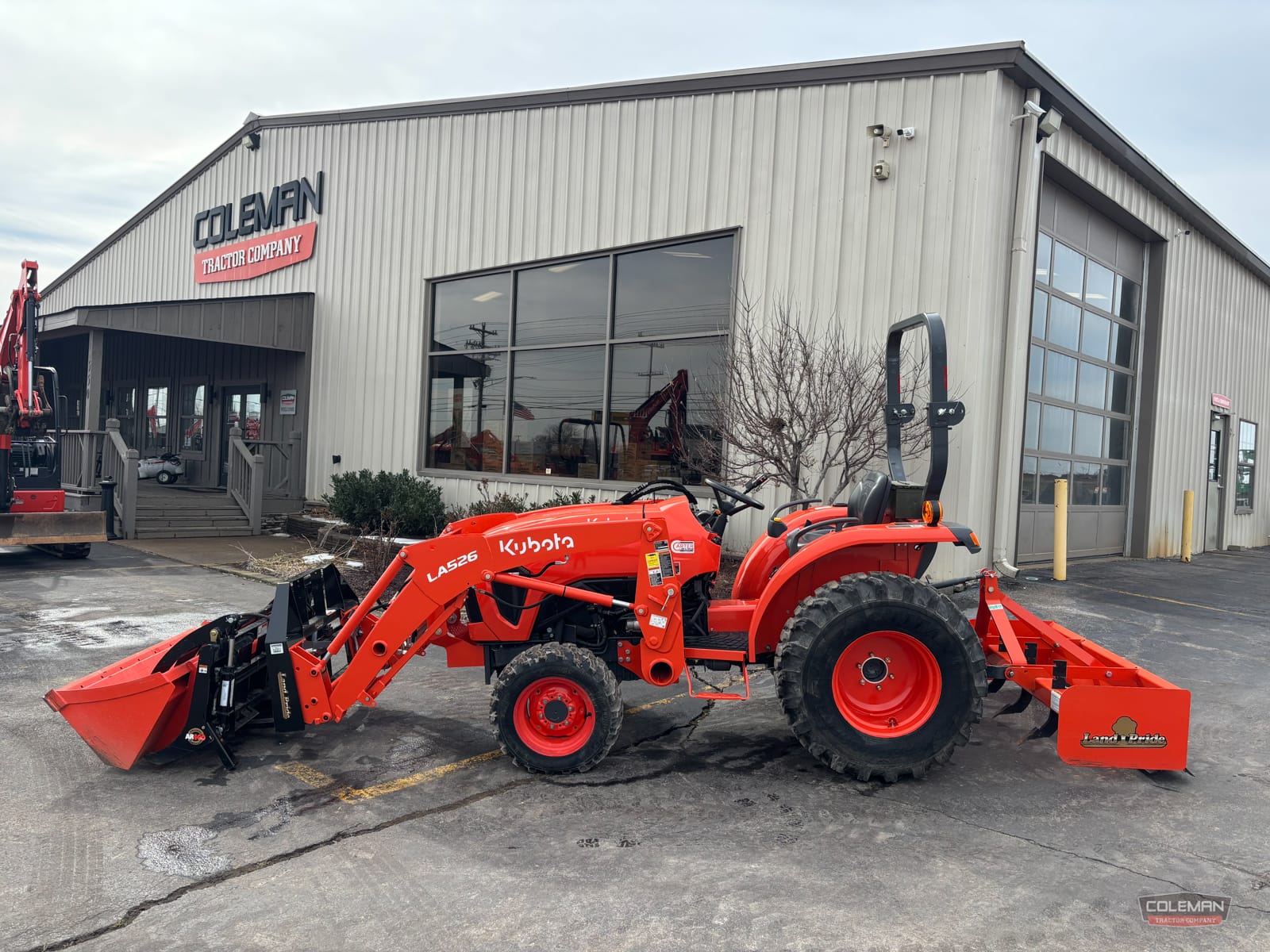 Kubota L3902HST Tractor