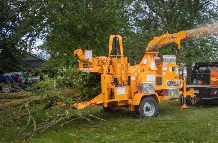 Bandit 18XP Hand-Fed Wood Chipper