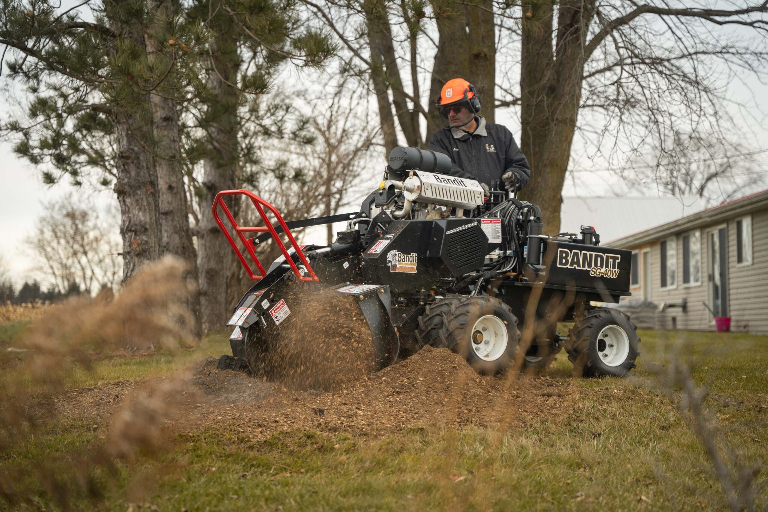 INTIMIDATOR 18XP - TRACK DRUM STYLE HAND-FED CHIPPER - Coleman